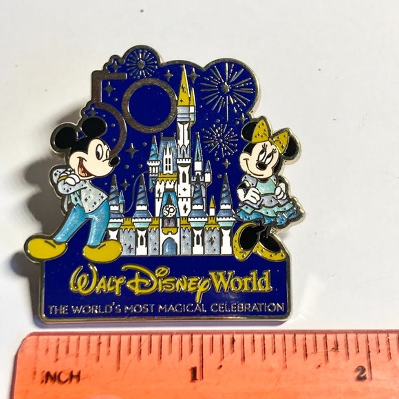 Walt Disney World 50th Year Anniversary Pin Mickey Minnie Mouse Castle NWT Ltd - Picture 7 of 8